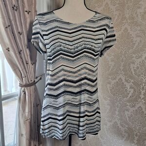 Travelers by Chico Size 0 Short Sleeve Zigzag Striped Shirt